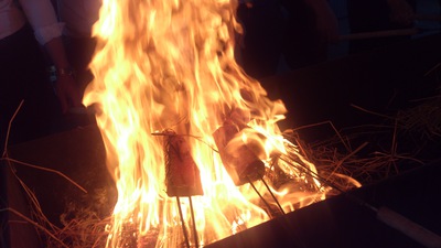 全国味噌青年部研修会　カツオの藁焼き藁焼き